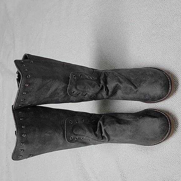 Boots- Zipper Back - Picture 3 of 11